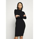 Ai tB[h fB[X s[X gbvX CREW AUSSCHNITT BODYCON RIPP MINI STRICKKLEID - Shift dress - black