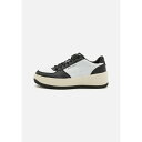 スケッチャーズ レディース スニーカー シューズ GRAND 92 - Trainers - white/black(4)