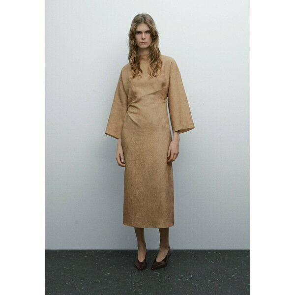 マッシモ ドゥッティ レディース ワンピース トップス MIDI WITH STITCHING DETAIL - Day dress - camel