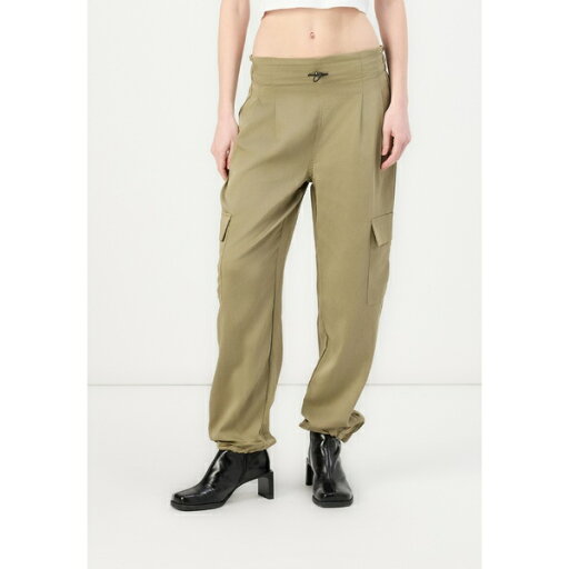 ダナ キャラン ニューヨーク レディース カジュアルパンツ ボトムス BUNGEE WAIST AND LEG OPENING ADJUSTER - Cargo trousers - light fatigue ダナ キャラン ニューヨーク レディース カジュアルパンツ ボトムス BUNGEE WAIST AND LEG OPENING ADJUSTER - Cargo trousers - light fatigue