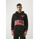 ニューエラ メンズ パーカー・スウェットシャツ アウター NBA CHICAGO BULLS ARCH GRAPHIC HOODY - Club wear - black/red