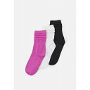 アディダスオリジナルス レディース 靴下 アンダーウェア CREW SOCK 3 PACK - Socks - black/cloud white