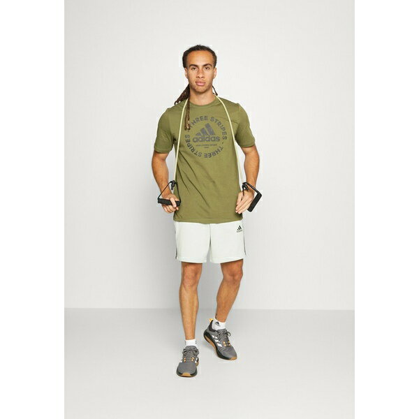 アディダス メンズ Tシャツ トップス Print T-shirt - focus olive