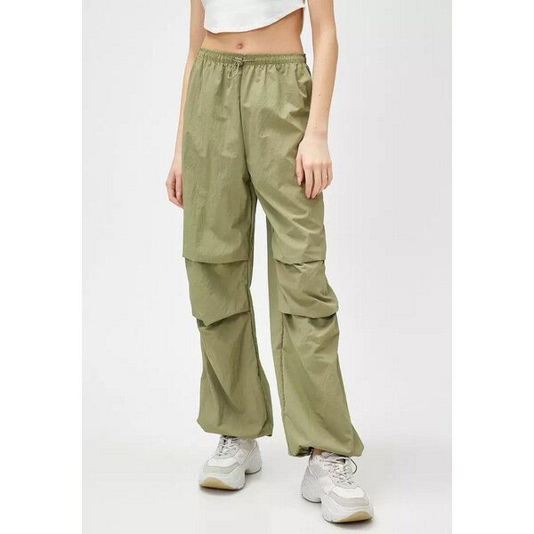【送料無料】 コトン レディース カジュアルパンツ ボトムス Parachute Trousers with Fold Detail Pistachio Greenのサムネイル