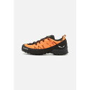 サレワ メンズ バスケットボール スポーツ WILDFIRE 2 GORE TEX M - Hiking shoes - orange/black