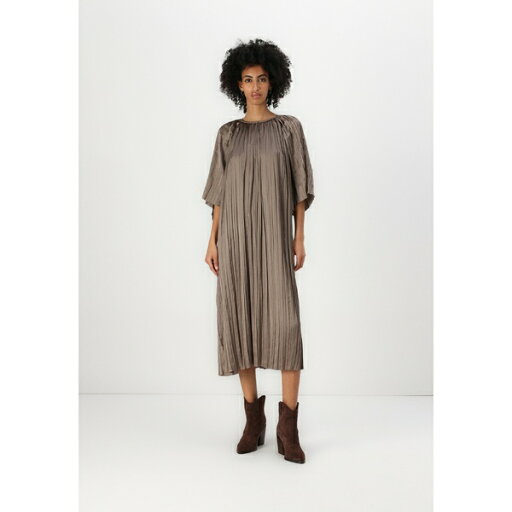 デイ・ビルゲール・エ・ミッケルセン レディース ワンピース トップス SOPHIA CRINKLED SURFACE - Day dress - taupe デイ・ビルゲール・エ・ミッケルセン レディース ワンピース トップス SOPHIA CRINKLED SURFACE - Day dress - taupe