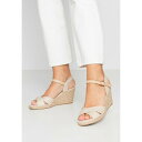 アンナ フィールド レディース サンダル シューズ Wedge sandals - beige(4)
