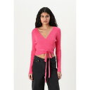 グラマラス レディース Tシャツ トップス WRAP CROP - Long sleeved top - bright pink(4)