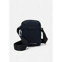 トミー ヒルフィガー ミニショルダーバッグ メンズ トミー ヒルフィガー メンズ ショルダーバッグ バッグ SKYLINE MINI REPORTER UNISEX - Across body bag - space blue