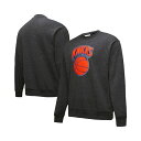 ミッチェル&ネス メンズ パーカー・スウェットシャツ アウター Men's Black New York Knicks Hardwood Classics Blackout Collection Snow Washed Pullover Sweatshirt Black