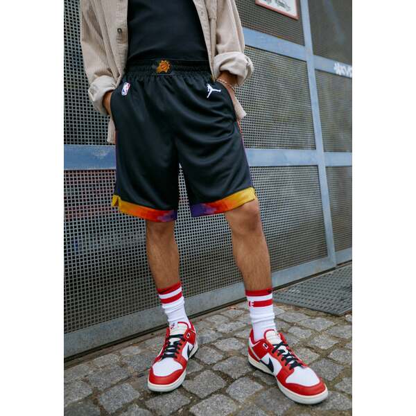 ナイキ メンズ バスケットボール スポーツ PHX MNK DF SWGMN SHORT STM 22 - Sports shorts - black/white