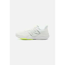 ニューバランス レディース テニス スポーツ FUELCELL SHIFT TR V2 - Training shoe - white