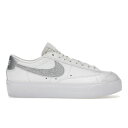 ■ブランド Nike(ナイキ)■商品名 Nike Blazer Low Platform■色 ■サイズ サイズ US_W_8W ■表記の日本サイズは参考サイズとなります。実際のサイズとは前後する可能性がございます。 ■海外からお取り寄せ商品となりますので、お届けまで2週間〜3週間お時間頂いております。 ■返品・交換の対象外となっております。 ■店内全品【送料無料】です！（※沖縄・離島は別途送料3,300円がかかります） サイズ別価格表 (サイズをクリックして商品ページに飛んでください) サイズ 価格 US_W_5W 52,800円 US_W_5.5W 49,800円 US_W_6W 47,800円 US_W_6.5W 46,800円 US_W_7W 50,800円 US_W_7.5W 44,800円 US_W_8W 66,800円 US_W_8.5W 66,800円 US_W_9W 44,800円 US_W_9.5W 66,800円 US_W_10W 68,800円 US_W_11.5W 31,800円