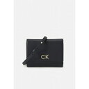 カルバンクライン カルバンクライン レディース 財布 アクセサリー LOCK TRIFOLD CHAIN - Wallet - black