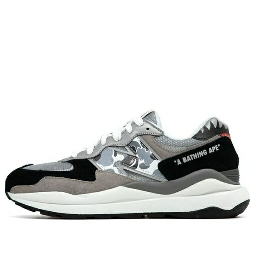 New Balance ニューバランス メンズ スニーカー 【New Balance x A Bathing Ape 57/40 'Grey' M5740BAP】 サイズ US_7.5(25.5cm) New Balance ニューバランス メンズ スニーカー 【New Balance x A Bathing Ape 57/40 'Grey' M5740BAP】 サイズ US_7.5(25.5cm)