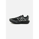 ニューバランス メンズ ランニング スポーツ FUELCELL VENYM - Trail running shoes - black