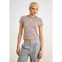 ナイキ レディース Tシャツ トップス TEE - Print T-shirt - mink brown(4)