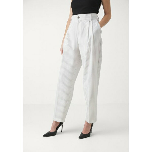 ベルサーチ レディース カジュアルパンツ ボトムス LONG - Trousers - white