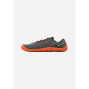 メレル メンズ ランニング スポーツ VAPOR GLOVE 6 - Road running shoes - granite/tangerine(4)