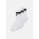 ニューバランス レディース 靴下 アンダーウェア ESSENTIALS STRIPE MIDCALF 3 PACK - Socks - white