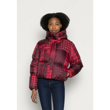 トミー ヒルフィガー レディース コート アウター ICON PRINTED PUFFER - Down jacket - red