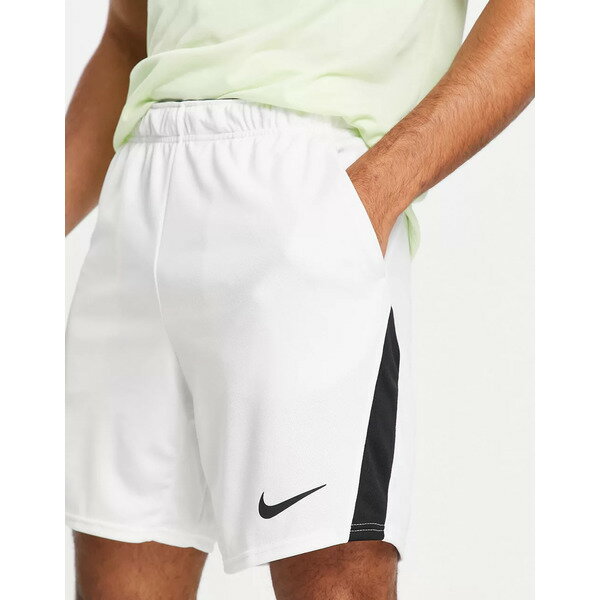 ナイキ メンズ カジュアルパンツ ボトムス Nike Training Dri-FIT shorts in white White