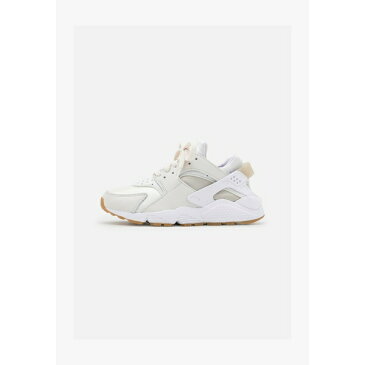 ナイキ レディース スニーカー シューズ AIR HUARACHE - Trainers - phantom/white/fossil/light brown/black