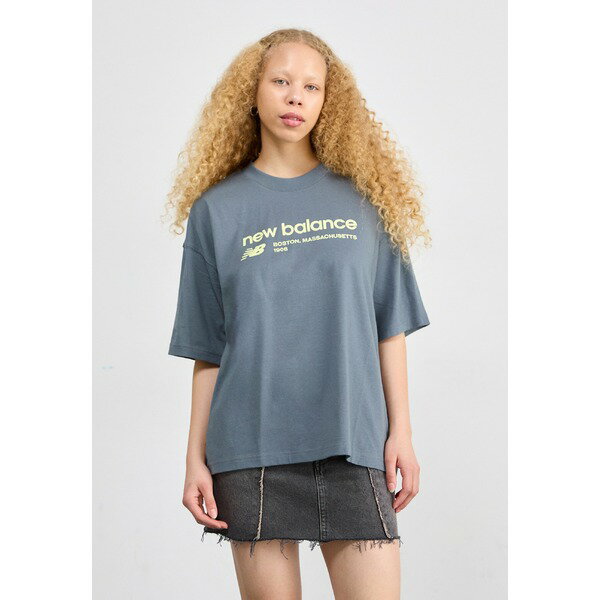 ニューバランス レディース Tシャツ トップス LINEAR HERITAGE TEE - Print T-shirt - graphite