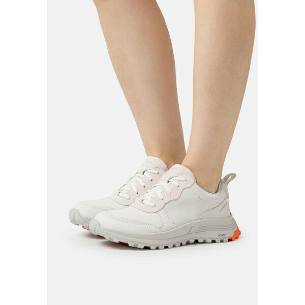 クラークス クラークス レディース スニーカー シューズ ATLL TREK FREE - Trainers - white combination