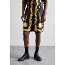ヴェルサーチ メンズ サンダル シューズ MEDUSA CAMEO PRINT - Shorts - black/gold