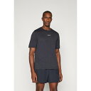 サロモン メンズ バスケットボール スポーツ CORE TEE - Sports T-shirt - deep black