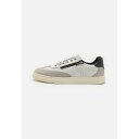 ブガッティ メンズ スニーカー シューズ Trainers - white(4)