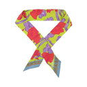 ヴェルサーチ マフラー 【送料無料】 ヴェルサーチ レディース マフラー・ストール・スカーフ アクセサリー Scarves Acid green