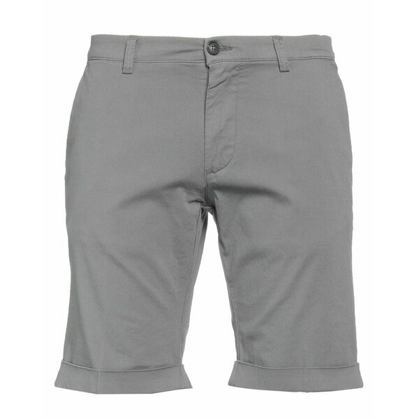 【送料無料】 トラサルディ メンズ カジュアルパンツ ボトムス Shorts & Bermuda Shorts Grey