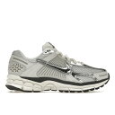 Nike iCL fB[X Xj[J[ yNike Zoom Vomero 5z TCY US_W_8.5W Photon Dust Metallic Silver (Women's)