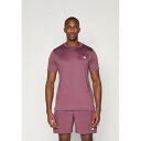 ニューバランス メンズ バスケットボール スポーツ ESSENTIALS - Sports T-shirt - faded plum