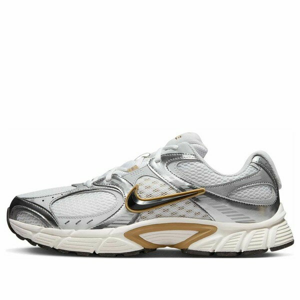 ■ブランド Nike(ナイキ)■商品名 Nike V5 RNR 'White Metallic Pewter' HJ5228-102■色 ■サイズ サイズ US_9(27.0cm) ■表記の日本サイズは参考サイズとなります。実際のサイズとは前後する可能性がございます。 ■海外からお取り寄せ商品となりますので、お届けまで2週間〜3週間お時間頂いております。 ■返品・交換の対象外となっております。 ■店内全品【送料無料】です！（※沖縄・離島は別途送料3,300円がかかります） サイズ別価格表 (サイズをクリックして商品ページに飛んでください) サイズ 価格 US_M_6 38,800円 US_M_6.5 33,800円 US_M_7 33,800円 US_M_7.5 34,800円 US_M_8 34,800円 US_M_8.5 32,800円 US_M_9 34,800円 US_M_9.5 34,800円 US_M_10 34,800円 US_M_10.5 35,800円 US_M_11 34,800円 US_M_11.5 34,800円 US_M_12 36,800円 US_M_12.5 39,800円 US_M_13 36,800円 US_M_14 40,800円 US_M_15 40,800円