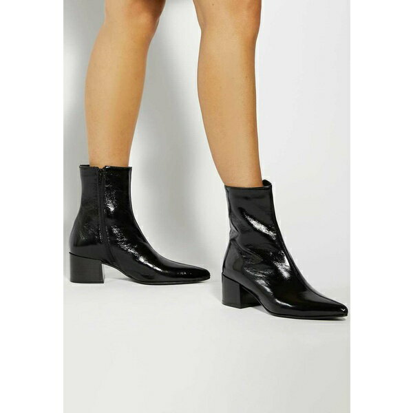 ■靴サイズ 単位(cm) EU | UK| JP 35 | 2 | 21cm 36 | 3 | 22cm 37 | 4 | 23cm 38 | 5 | 24cm 39 | 6 | 25cm 40 | 7 | 26cm ブランドやモデルによりサイズ感が前後する場合がございます。 参考チャートの日本サイズと異なる場合がございます。 ■ブランド Dune London (デューンロンドン)■商品名 PAMI BLOCK - Classic ankle boots - black■素材 ■モデル着用サイズ ■こちらの商品は米国・ヨーロッパからお取り寄せ商品となりますので、 お届けまで10〜14日前後お時間頂いております。 ■各ブランド・商品・デザインによって大きな差異がある場合がございます。 ■あくまで平均的なサイズ表ですので、「参考」としてご利用ください。 ■店内全品【送料無料】です！（※沖縄・離島は別途送料3,240円がかかります）