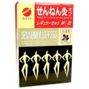 商品名せんねん灸オフレギュラーきゅう伊吹260点入商品説明「せんねん灸オフレギュラーきゅう伊吹260点入」は、裏の薄紙をはがして火をつけ貼るだけの簡単ワンタッチタイプのお灸です。最も親しまれているレギュラー灸。通気穴から温熱とよもぎの有効成分がツボに浸透します。効能・効果便秘・下痢、目の疲れ、頭痛に使用方法1．台座のウラの薄紙をはがしてください。2．ライター・マッチ等で巻きもぐさに火をつけてください。3．説明書をご参考にして、ツボに順次施灸してください。4．熱さを強く感じられる方は、すぐに取り除いてください。◇お灸する際の目安◇・初心者がお灸する際は1つのツボに1日1回1個から。・ツボは1〜3カ所程度からはじめてください。・「心地よい」と感じる範囲内で、ご自分の体調にあわせながら調節してください。（温熱に対する反応は個人差があります）使用上の注意ご使用の際に［低温やけど］が生じることがありますので十分ご注意ください。お肌に熱さを強く感じた時には、すぐに位置をずらすか取り外してください。もしくは［はじめてのお灸moxa］か［せんねん灸レインボー］をご使用ください。お肌の弱い部分（特に腹部）のご使用には十分ご注意ください。顔面の施灸はさけてください。使用上の注意を必ずお読みいただき、正しくお使いください。【次の人は使用しないでください】自分の意思で本品を取り外すことができない人。幼児【次の部位には使用しないでください】顔面、粘膜、湿疹、かぶれ、傷口【次の人は使用前に医師または薬剤師に相談してください】今までに薬や化粧品等によるアレルギー症状（例えば、発疹、発赤、かゆみ、かぶれ等）を起こしたことのある人。妊娠中の人。糖尿病等、温感及び血行に障害をお持ちの人。【使用に際しては次のことに注意してください。】熱いと感じたらすぐ取り除いてください。水疱が生じ痕が残る場合があります。お肌の弱い部分（特に腹部）の使用には十分ご注意ください。有熱時は使用しないでください。打撲、ねんざで患部に熱がある場合は使用しないでください。入浴直前・直後の約30分〜1時間のご使用は避けてください。温熱の持続時間が長く続きます。台座が十分冷えてから取りはずしてください。汗をかいた場合等お肌がぬれている時には、水分をよく拭き取ってから使用してください。さらに体調を悪化させる可能性がありますので、同時にたくさんの施灸ポイントに使用しないでください。熱を強く感じない方でも、低温やけどが生じることがありますので十分注意してください。はじめて使用される方、お肌の弱い方や敏感な方の使用に際しては、必ずお肌の様子をよく観察して安全を確かめてください。同じ場所にくり返しお灸すると、お肌に負担をかけます。低温やけどの原因になりかねないので注意しましょう。お肌の調子がよい時に、水疱［みずぶくれ／低温やけど］が生じにくかったり生じない方でも、からだの状態の変化により、お肌の調子が悪くなると生じる場合があります。保管および取扱上の注意湿気を避けて保管し、水等でぬらさないでください。幼児の手の届かない所に保管してください。本品は食べられません。お灸以外の使用はできません。台座の穴に異物を入れて使用しないでください。火を使いますので火災には十分注意してください。使用後は、完全に冷えたことを確認してから一般ゴミとしてお捨てください。（ゴミの分別は自治体によって異なりますのでご確認ください。）発売元セネファ内容量260点区分【日用品】広告文責有限会社オリオンドラッグ薬局*お客様窓口*[楽天*オリオンドラッグ薬局*］電話:0744-26-6771/fax:0744-27-7068mail:asuka-ph@shop.rakuten.co.jp（時間/9時〜17時土・日祝除く)■商品の送付先について■ 転送業者・代行業者・倉庫・ホテル・旅館　等への発送はしておりません。 万が一、ご注文いただいた場合はキャンセルさせていただきますのでご了承ください。 ■医薬品のご購入について■ 1度にお買い上げいただける個数に制限があります。 ■商品について■ ※パッケージデザイン等は予告なく変更される場合がございます。 ※商品廃番・メーカー欠品など諸事情によりお届けできない場合がございます。 ■配送について■ 1配送先につき1個口の商品を梱包した状態で厚さが3cm未満の場合はゆうメール発送となります。 1配送先につき1個口の商品を梱包した状態で厚さが3cm以上の場合はレターパックプラス 佐川急便またはヤマト運輸での発送となります。 その場合送料390円がかかります。 ご注文時にゆうメールを選択されていても厚さが3cm以上の場合は「宅配便」発送となります のでご了承ください。 ご不明な点がございましたらご注文の前にお問い合わせください。