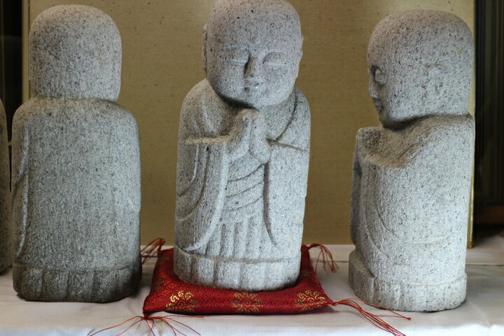 】 お地蔵さん　おじぞうさん 合掌地蔵　石のお地蔵さん　御影石　一力地蔵　 開運 厄災消除 願いは叶う20CM