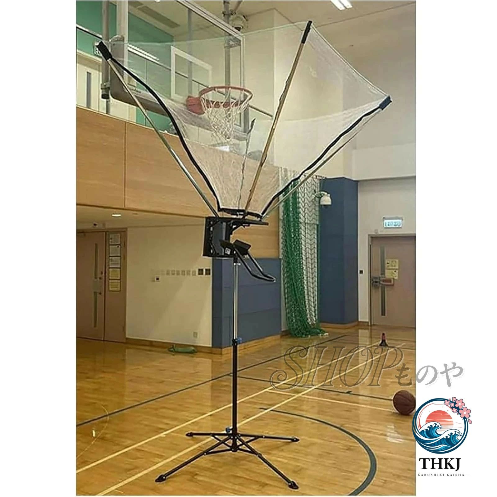 ? 【高さ調節機能】：伸縮式ポールを搭載したシュート練習用ラックで、リバウンドネットの高さを自由に伸縮させて調節できます。大人、ティーンエイジャーなど、さまざまな身長の人に適しています。調節可能な高さ範囲：2.5〜3.1m。? 【180° 回転式バスケットボールリターンシュート】：ボールを適度なスピードで返してくれるため、2 つのボールを使って練習すれば、1 時間で 500 回以上のシュートが可能です。ボールを拾い換える手間が省けるため、シュート回数が増えるだけでなく、アークの改善にも大きな効果があります。次のボールが戻ってくるまでに、しっかりと構えてシュートする準備をする時間も十分に確保できます。? 【シュート力の向上に寄与】：この装置は優れたシュートトレーナー兼ボールリターン機器です。シュート頻度を 2〜3 倍に高めることができ、シュートのたびに場所を移動する必要がないため、フォームに集中しやすくなります。連続したシュート練習により、クイックリリースやプレッシャー下でのシュート能力も鍛え上げることができます。? 【耐久性に優れたボールリターンシステム】：バスケットボールリバウンダーのフレームは厚めの頑丈な鋼管と黒いネットで構成されています。ネットは耐候性に優れ、屋内だけでなく屋外でも使用可能です。組み立てた後は非常に堅牢で、ほとんどのミスシュートをしっかりキャッチしてくれます。シュート練習の効率を大幅に向上させることができます。? 【持ち運び可能なバスケットボールトレーニング機器】：収納バッグが付属しているため、保管や持ち運びが簡単です。どこへでも持っていけるので、いつでもどこでもゲームを楽しんだり、シュート練習をしたりすることができます。取り付けと取り外しも簡単で、組み立てとセットアップには数分だけで済みます。パッケージ内容:1×バスケットボールシューティングエイド(収納袋付き)&nbsp;仕様:- 材質：ステンレスフレーム- カラー：ブラック- 調節可能な高さ: 2.5m から 3.1m (8.2ft から 10.2ft)&nbsp;特徴:- 長期間使用しても割れたり割れたりしません。- ボールを拾う時間を節約し、効率を向上させます。- 組み立て設置収納取り外しが簡単。- バスケットボールが好きな人へのホリデーギフトとして。- ほとんどの屋内および屋外のバスケットボール フープと互換性があります。1、 当社の製品に問題がある場合は、お気軽にお問い合わせください。2、輸送中に多少の衝撃が加わる可能性がございます。万が一不具合や破損などがございましたら、部品の再送など対応させていただきますので、お気軽にご連絡くださいませ。3、商品が多いため、発送時に説明書をお送りし忘れることがございます。万が一、説明書が届いていない場合や、商品組み立てに関してご不明点がございましたら、お手数ですがご連絡いただけますようお願い申し上げます。電子版の説明書を再送させていただきますので、どうぞご安心ください。お客様にはご理解いただきますようお願い申し上げます。お客様のご支援が、私たちの励みとなっております。? 【高さ調節機能】：伸縮式ポールを搭載したシュート練習用ラックで、リバウンドネットの高さを自由に伸縮させて調節できます。大人、ティーンエイジャーなど、さまざまな身長の人に適しています。調節可能な高さ範囲：2.5〜3.1m。? 【180° 回転式バスケットボールリターンシュート】：ボールを適度なスピードで返してくれるため、2 つのボールを使って練習すれば、1 時間で 500 回以上のシュートが可能です。ボールを拾い換える手間が省けるため、シュート回数が増えるだけでなく、アークの改善にも大きな効果があります。次のボールが戻ってくるまでに、しっかりと構えてシュートする準備をする時間も十分に確保できます。? 【シュート力の向上に寄与】：この装置は優れたシュートトレーナー兼ボールリターン機器です。シュート頻度を 2〜3 倍に高めることができ、シュートのたびに場所を移動する必要がないため、フォームに集中しやすくなります。連続したシュート練習により、クイックリリースやプレッシャー下でのシュート能力も鍛え上げることができます。? 【耐久性に優れたボールリターンシステム】：バスケットボールリバウンダーのフレームは厚めの頑丈な鋼管と黒いネットで構成されています。ネットは耐候性に優れ、屋内だけでなく屋外でも使用可能です。組み立てた後は非常に堅牢で、ほとんどのミスシュートをしっかりキャッチしてくれます。シュート練習の効率を大幅に向上させることができます。? 【持ち運び可能なバスケットボールトレーニング機器】：収納バッグが付属しているため、保管や持ち運びが簡単です。どこへでも持っていけるので、いつでもどこでもゲームを楽しんだり、シュート練習をしたりすることができます。取り付けと取り外しも簡単で、組み立てとセットアップには数分だけで済みます。パッケージ内容:1×バスケットボールシューティングエイド(収納袋付き)&nbsp;仕様:- 材質：ステンレスフレーム- カラー：ブラック- 調節可能な高さ: 2.5m から 3.1m (8.2ft から 10.2ft)&nbsp;特徴:- 長期間使用しても割れたり割れたりしません。- ボールを拾う時間を節約し、効率を向上させます。- 組み立て設置収納取り外しが簡単。- バスケットボールが好きな人へのホリデーギフトとして。- ほとんどの屋内および屋外のバスケットボール フープと互換性があります。1、 当社の製品に問題がある場合は、お気軽にお問い合わせください。2、輸送中に多少の衝撃が加わる可能性がございます。万が一不具合や破損などがございましたら、部品の再送など対応させていただきますので、お気軽にご連絡くださいませ。3、商品が多いため、発送時に説明書をお送りし忘れることがございます。万が一、説明書が届いていない場合や、商品組み立てに関してご不明点がございましたら、お手数ですがご連絡いただけますようお願い申し上げます。電子版の説明書を再送させていただきますので、どうぞご安心ください。お客様にはご理解いただきますようお願い申し上げます。お客様のご支援が、私たちの励みとなっております。