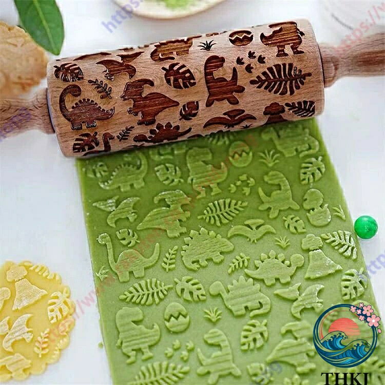【全品2点で5%OFF】恐竜 クッキーローラー クリスマス 木製 型押し お菓子作り 製菓 製パン クッキー作り レーザー彫刻生地ローラー クッキー型 模様 ビスケット型 手作り 焼菓子 ハンドメイド おしゃれ 料理教室用 DIY 製菓道具 調理器具 手作り asumiru-10021033 アスミル楽天市場店 サンプル画像2