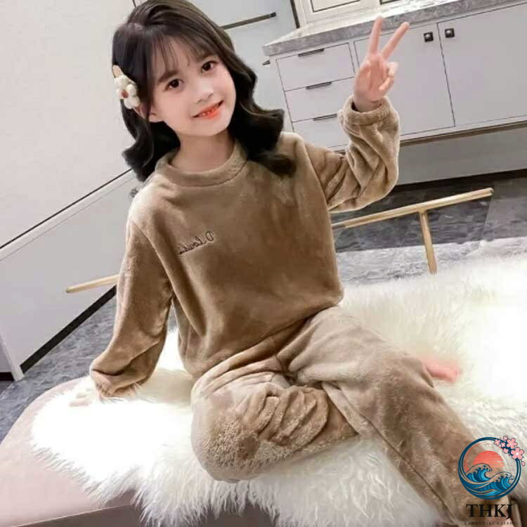 アスミル楽天市場店の可愛い 寝間着 防寒 上下セット 部屋着 フリース セットアップ かわいい 秋冬 パジャマ モコモコ もこもこ 暖かい キッズ ナイトウェア 女の子 無地 厚手 子供 子ども あったか キッズ 男の子 ウエストゴム ルームウエア 110 120 130 140 150 160 170 180｜アングル3