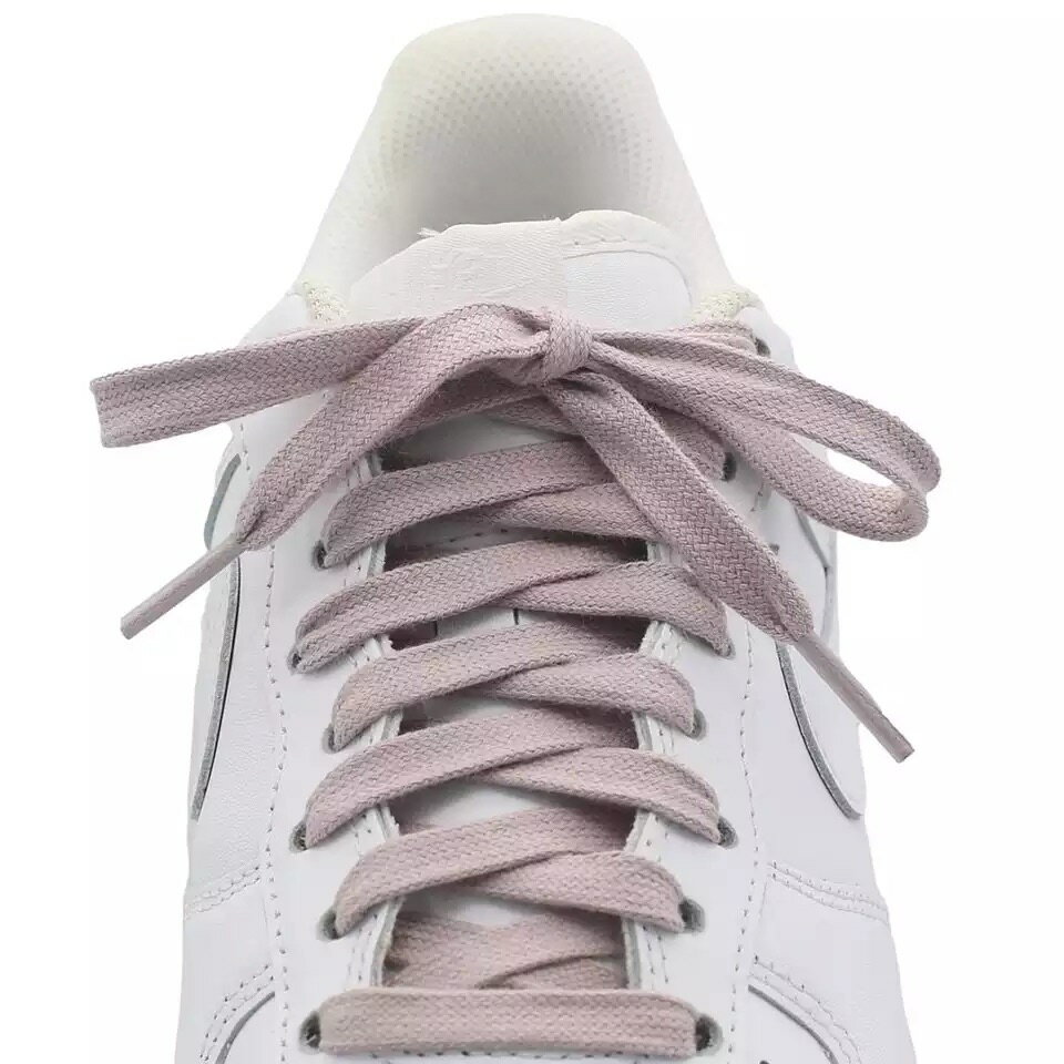 ARATA Cotton Shoelace Mauve シンプルで使い勝手が良いコットンシューレース。 オリジナルのシューレースの交換用や色を変えたい場合に 使用してみてください。全12色あるのでいろいろなスニーカーにマッチします。 両足用2本1セット カラー：モーブ 全12種類 サイズ：120cm 幅：0.8cm