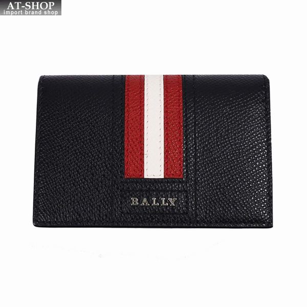 BALLY バリー カードケース 1851年にスイスで誕生した「BALLY (バリー)」。シャープで都会的なセンスや機能性に優れたトータル・ファッション・ブランドです。 特殊なめし加工により柔らかな風合いに仕上がったプレーンカーフは使い込むほどに独特の深みが増すバリー独特の天然革素材です。 上質なレザー素材にワンポイントのストライプライン、シンプルで使い勝手の良いカードケースです。 ●開閉：二つ折り ●サイズ:約W11cm×H7cm ×D2cm ●素材：カーフ ●詳細：名刺入れ×1　ポケット×1　定期入れ×1 ●付属品：専用箱 ☆ 誕生日、記念日、バレンタインデー、クリスマス、父の日、就職祝い、卒業祝い、誕生日などのお祝いの贈り物におすすめなギフト商品です。 ※ラッピング無料サービス！！当店でお買い物時の合計金額が10,000円（税込)で(送料無料)になります。人気のバリーメンズ革小物。永くご愛用できるシンプルであきのこないデザインです。プレゼントにも最適です♪