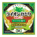 商品名：ライオン かとりせんこう リーフの香り 30巻入 蚊取り線香内容量：30巻JANコード：4900480286290発売元、製造元、輸入元又は販売元：ライオンケミカル原産国：日本区分：防除用医薬部外品商品番号：101-50729商品説明120年以上の長きにわたり愛されるライオンかとりせんこうに香りつきが登場。蚊はよせつけず、緑葉調のやさしい香りをお楽しみいただけます。キャンプやバーベキュー、庭仕事に。室内でもお使いいただけます。（室内でご使用の際は、十分換気をしてお使いください。）※線香立ては入っておりません。相談すること万一、身体に異常を感じたときは使用を中止し、直ちに医師に相談すること。小児などが誤って食べた場合は、本剤がピレスロイド系の殺虫剤であることを医師に告げて診察を受けること。その他の注意アレルギー体質の人は使用に注意すること。閉め切った部屋で長時間使用せず、換気の良い場所で風上に置いて使用すること。使用中の線香は燃えやすいもののそばに置かないこと。ふとんや、衣類などがかぶらないよう十分に注意すること。専用容器以外での使用はしないこと。線香立は陶器か金属製の容器の上において使用し、紙箱やプラスチックの容器など燃える危険性のあるものは使用しないこと。線香立を使用の際は手などを切らないように十分に注意すること。使用中は線香立を踏まないように注意すること。受皿にたまった灰は、使用後灰が冷えてからそのつど捨てること。保管上の注意直射日光を避け、湿気の少ない涼しい場所で、小児の手の届かない所に保管すること。広告文責：アットライフ株式会社TEL 050-3196-1510 ※商品パッケージは変更の場合あり。メーカー欠品または完売の際、キャンセルをお願いすることがあります。ご了承ください。