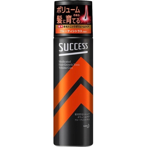 商品名：花王 サクセス 薬用育毛トニック ボリュームケア フルーティシトラス 180g 内容量：180gJANコード：4901301372772発売元、製造元、輸入元又は販売元：花王原産国：日本区分：医薬部外品商品番号：103-4901301372772根元からふんわりボリュームのある髪に育てる！髪の根元を太く長く、毛球を大きく！独自開発成分「t-フラバノン＊1」が、毛根の奥にある毛球に働きかけ、根元から太く長くボリュームのある髪に育てます。爽快なミクロ炭酸＊2ジェットで力強く、毛根の奥深くまで到達させます。●毛髪プロテクト成分＊3配合●血行促進し、血液中の栄養が毛根に送り込まれ、抜け毛を防ぎます（ニコチン酸アミド配合）●殺菌作用でフケ・かゆみを防ぎます（ピロクトン オラミン配合）●フルーティシトラスの香り＊1 トランス-3,4’-ジメチル-3-ヒドロキシフラバノン＊2 炭酸ガス（噴射剤）＊3 N-プロピオニルポリエチレンイミン・メチルポリシロキサン共重合体（毛髪保護剤）朝の整髪時、夜の入浴後など、1日2回程度の使用がおすすめです。エアゾール製品です。お使いになる時や廃棄される時は、火気と高温にお気を付けください。【育毛トニック】広告文責：アットライフ株式会社TEL 050-3196-1510 ※商品パッケージは変更の場合あり。メーカー欠品または完売の際、キャンセルをお願いすることがあります。ご了承ください。