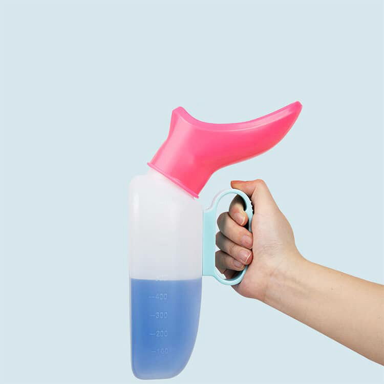 seam 楽天市場店のポータブルトイレ 渋滞 防災グッズ しびん 排尿器 集尿器 携帯トイレ 女性用 受尿器付き レディース 900ml 集尿器 蓋つき こぼれにくい 大容量 尿器 尿瓶 緊急トイレ 車中泊 車 災害対策 夜間頻尿 寝たきり 病院 旅行 キャンプ アウトドア 簡易トイレ｜アングル3