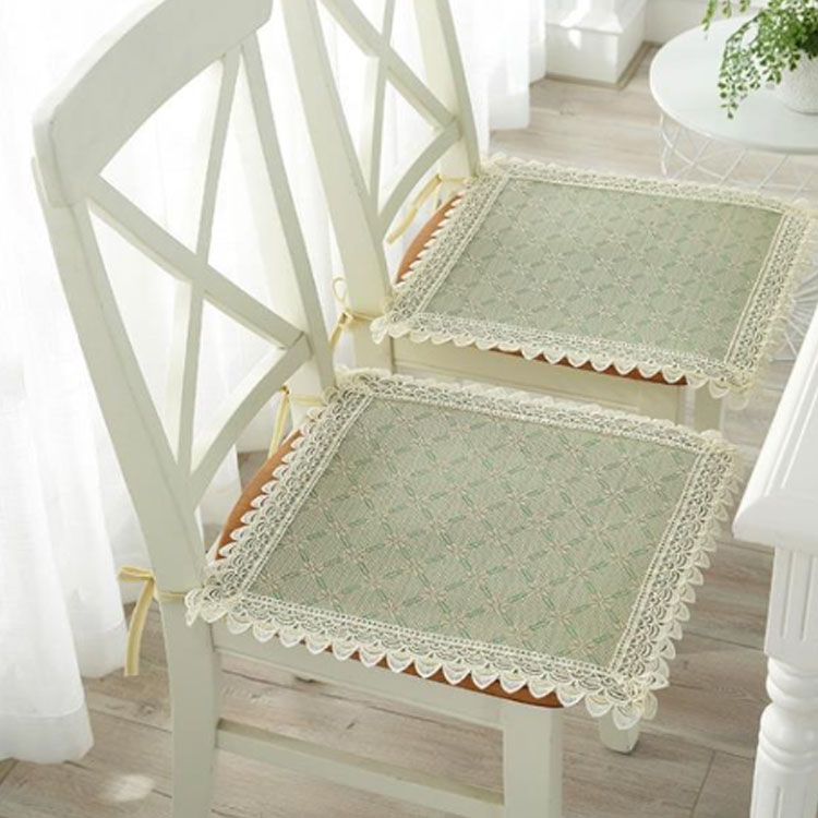 座面イスカバー チェアカバー シートカバー 車用 クッション 椅子パッド 座席シート 40*40cm 吸汗 冷感素材 ひんやり オフィス用 夏用 イスマット ひんやりマット 冷感 イスカバー 座布団 座面クッション 接触涼感 蒸れない 滑り止め 通気性抜群 涼感 送料無料 [2]