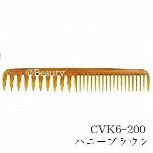 商品のご説明 商品概要 【CVK6-200シリーズ】 コームの溝が太めのV型＋ノーマル形状の組み合わせ。 くせ毛、ウェーブヘア、ウエット＆ドライ 耐熱温度：210℃ 全長：200mm ハニーブラウン ご使用方法 ----- 内容量 1本 その他の種類（クリックで商品ページへ移動できます） ■CPCコーム CDR5-200シリーズ ホワイト ピンク ルビーレッド ハニーブラウン スモークブラック ■CPCコーム CVK6-200シリーズ ホワイト ピンク ルビーレッド ハニーブラウン スモークブラック 成分 素材：ポリエーテルイミド 海外発送ご希望のお客様へ 会社概要を必ずお読みください。 Please be sure to read this　　Corporate profile メーカー CPC COMB Japan 商品区分 雑貨/日本 広告免責 ＠Beauty 〒601-8022　京都府京都市南区東九条北松ノ木町28-1-509 050-3823-8201 atbeautyplus@shop.rakuten.co.jp